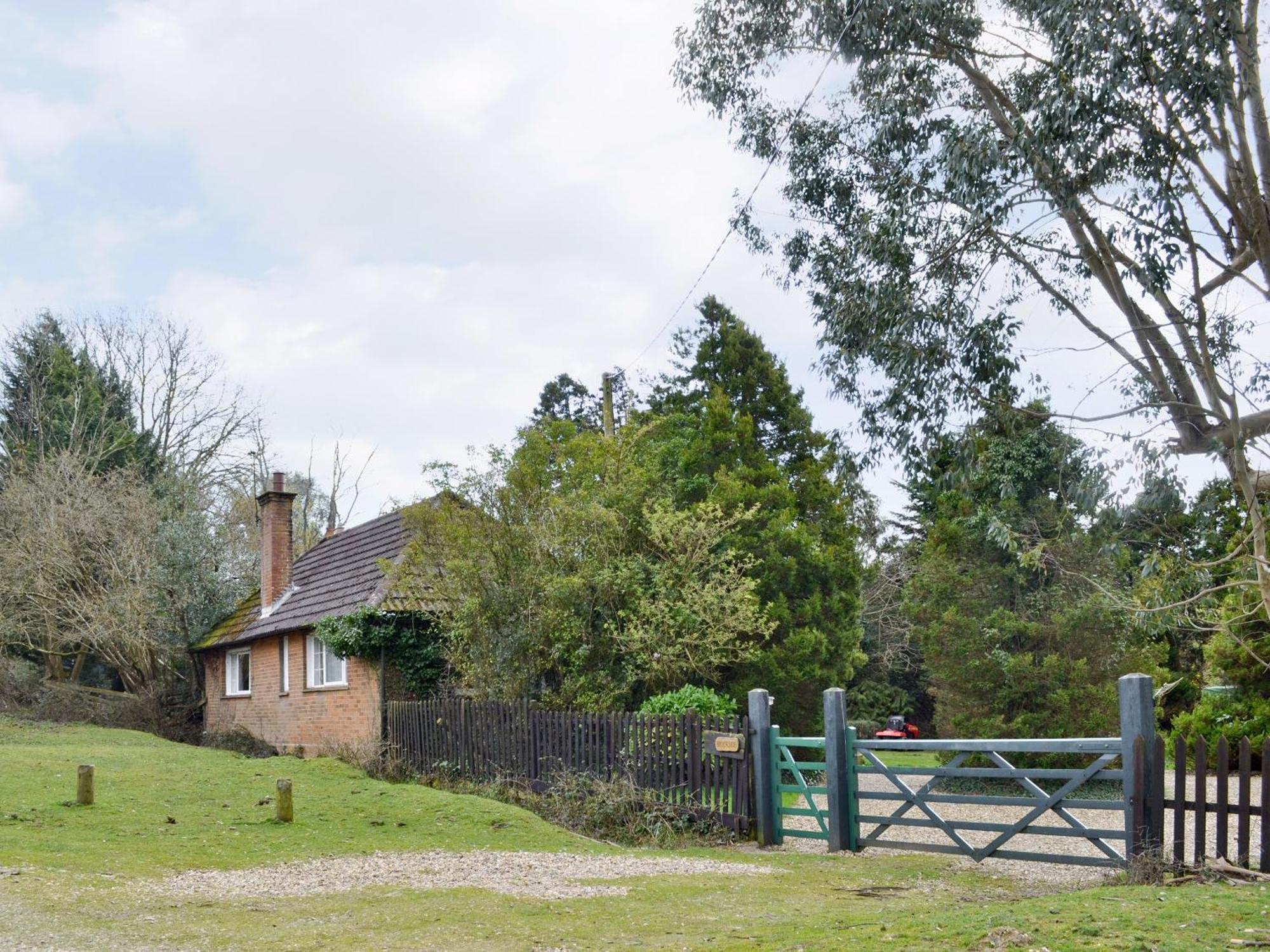 Brookside Villa Ellingham  Exterior photo